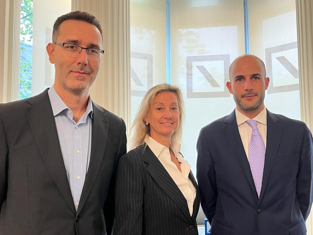 Deutsche Bank Refuerza Su Equipo De Wealth Management En Catalu A