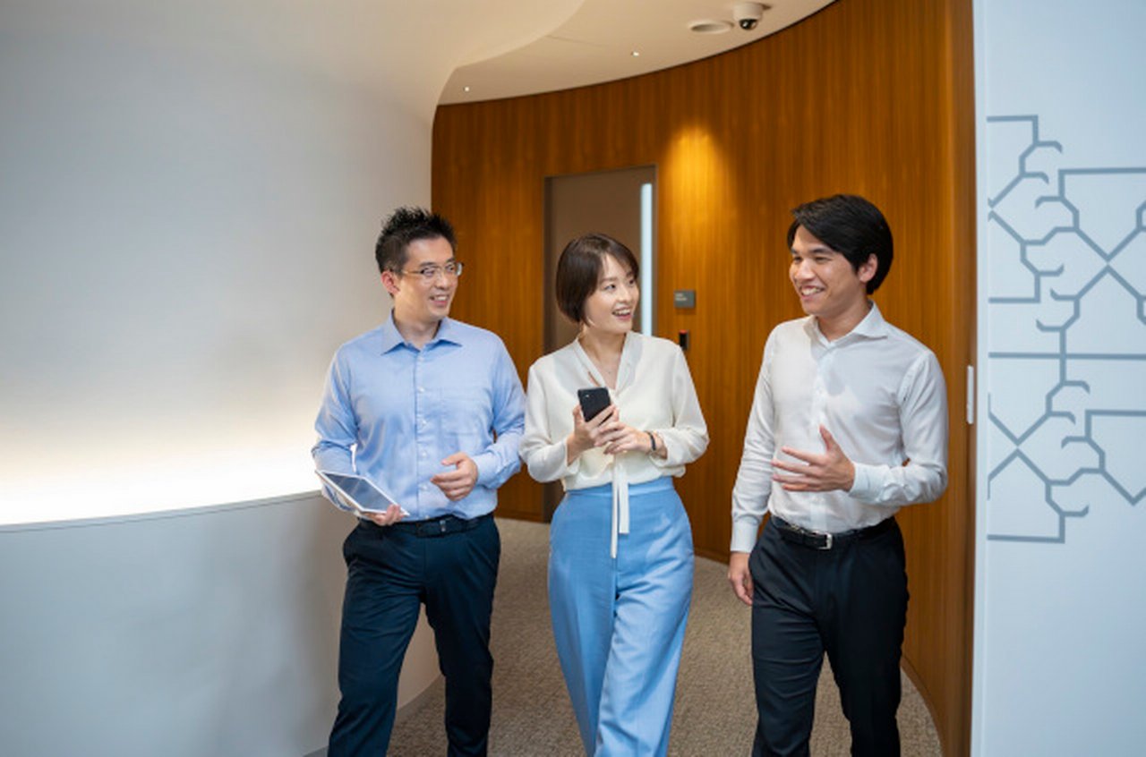 Deutsche Bank employees Japan